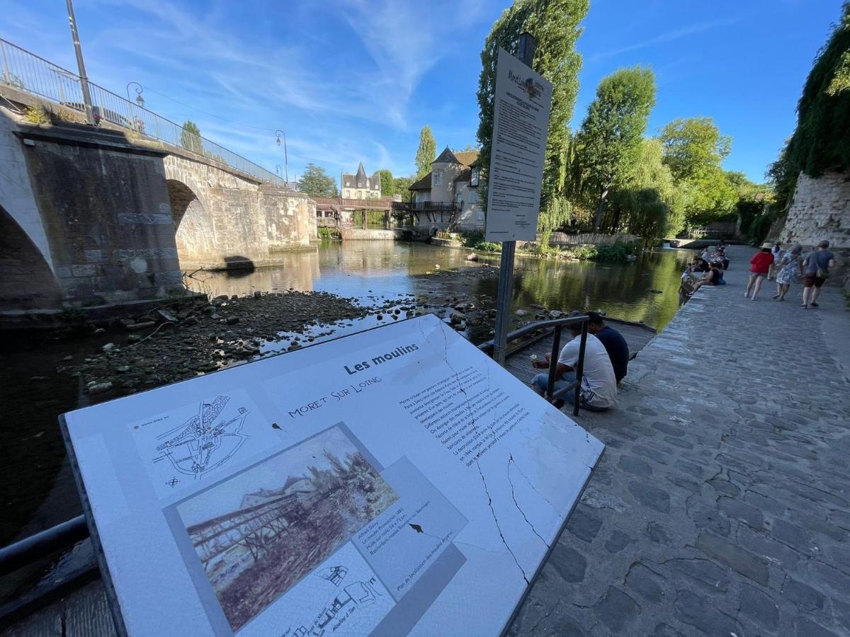 Les Pieds Dans L'Eau - Moret Centre Exterior foto